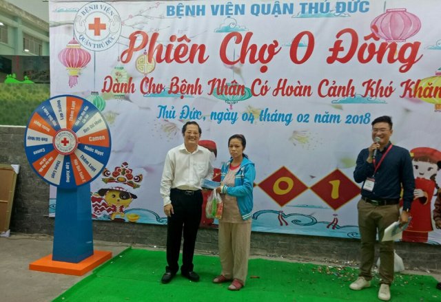 Ấm áp phiên chợ Tết 0 đồng cho bệnh nhân nghèo ảnh 4