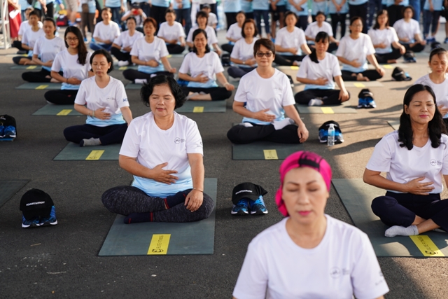 Lớp yoga miễn phí nâng cao tinh thần cho bệnh nhân ung thư ảnh 2