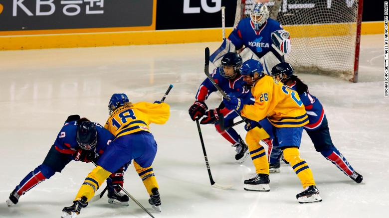 Đội hockey nữ liên Triều lần đầu ra sân thi đấu ảnh 2