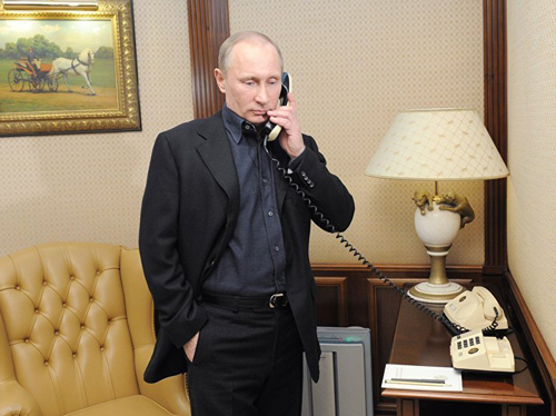 Tổng thống Putin nói không với điện thoại thông minh ảnh 1
