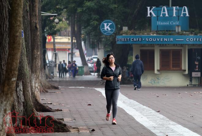 Khoảng khắc yên bình của Hà Nội ngày đầu năm mới ảnh 8