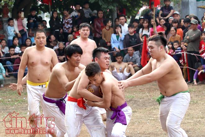 Tưng bừng hội vật cầu Thúy Lĩnh Hà Nội ảnh 12