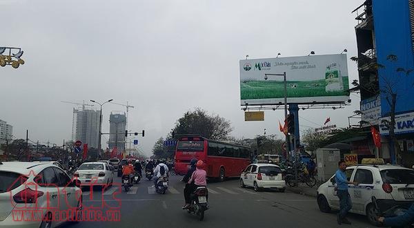 Mùng 5 Tết, dòng người đổ về Thủ đô nhưng không ùn tắc kéo dài ảnh 4
