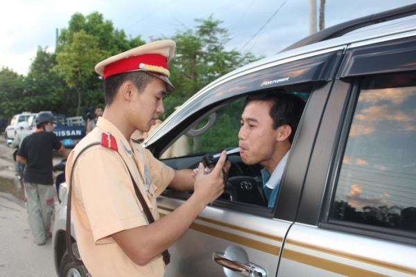 SOS lạm dụng rượu bia gây tai nạn giao thông ảnh 1