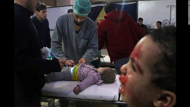 Xót xa cảnh người Syria mắc kẹt trong 'tử địa' Đông Ghouta sau cơn mưa bom ảnh 4