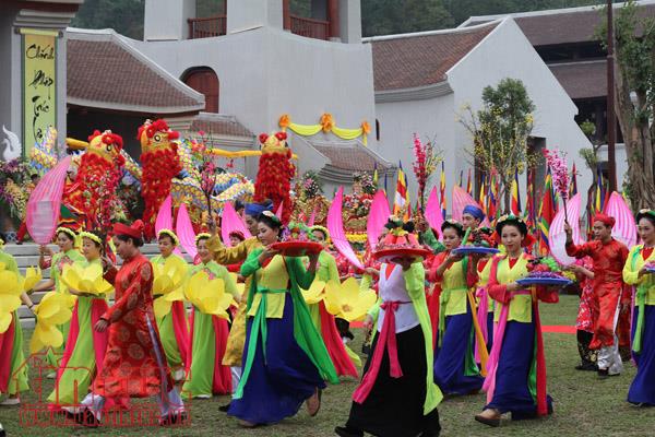 Hàng vạn người về dự lễ khai hội Xuân Yên Tử 2018 ảnh 4