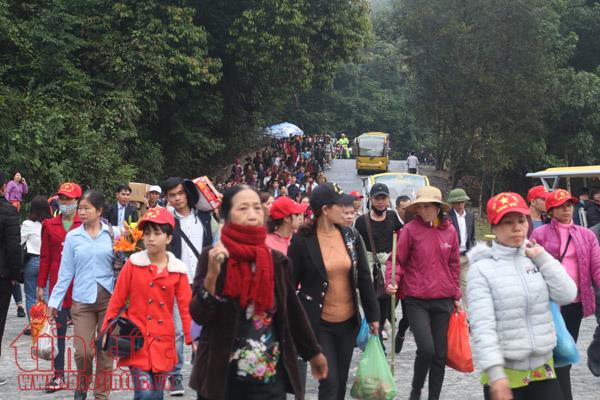 Hàng vạn người về dự lễ khai hội Xuân Yên Tử 2018 ảnh 6