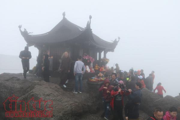 Hàng vạn người về dự lễ khai hội Xuân Yên Tử 2018 ảnh 12