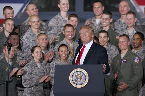 Tổng thống Trump muốn tổ chức diễu binh với 'chi phí hợp lý' ảnh 1