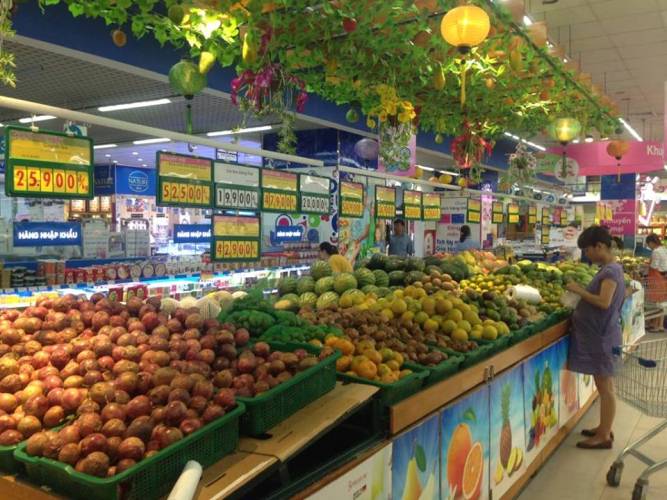 Thực phẩm, hoa tươi giảm giá mạnh trước ngày rằm tháng Giêng ảnh 1