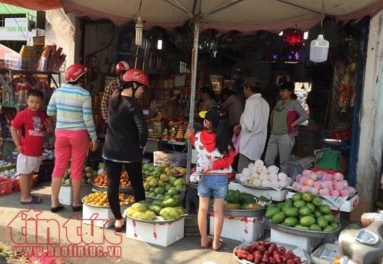 Hoa tươi, thực phẩm chay tăng nhẹ trước ngày rằm tháng Giêng ảnh 3