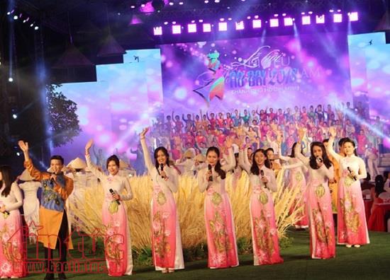150 nghệ sỹ tham gia khai mạc Lễ hội áo dài TP Hồ Chí Minh lần 5 ảnh 1