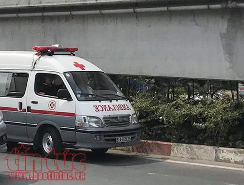Đang ngồi nhậu, người đàn ông lượm ve chai ngã đột tử ảnh 1