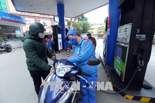 Tăng chi quỹ bình ổn, giá xăng dầu giữ nguyên trong ngày 8/3 ảnh 1