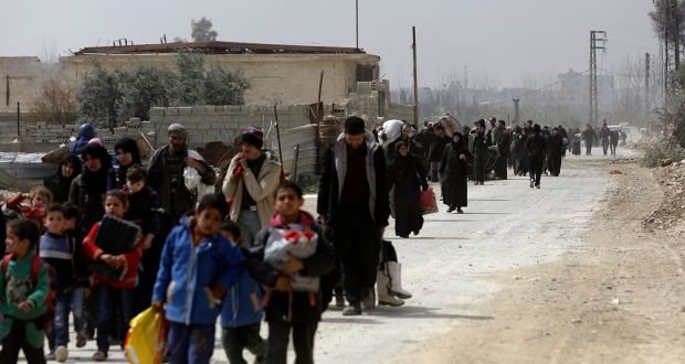 Chùm ảnh hàng chục nghìn dân thường Syria tháo chạy khỏi điểm nóng Đông Ghouta ảnh 6