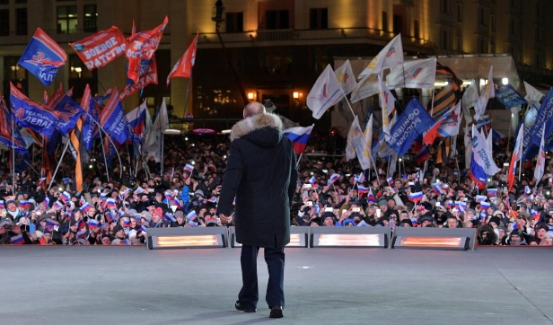 Nước Nga ngập sắc cờ hoa mừng chiến thắng của Tổng thống Putin ảnh 2