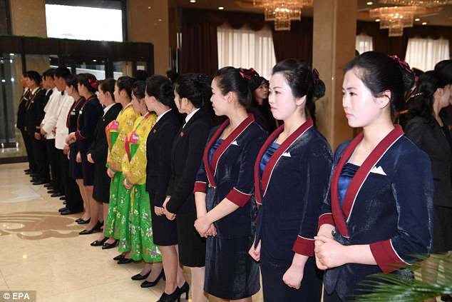 Nhà lãnh đạo Triều Tiên vỗ tay tán thưởng dàn nghệ sĩ Hàn Quốc ảnh 5
