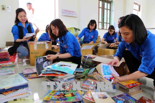 Tủ sách Đinh Hữu Dư: Nước mắt và những nụ cười ảnh 3