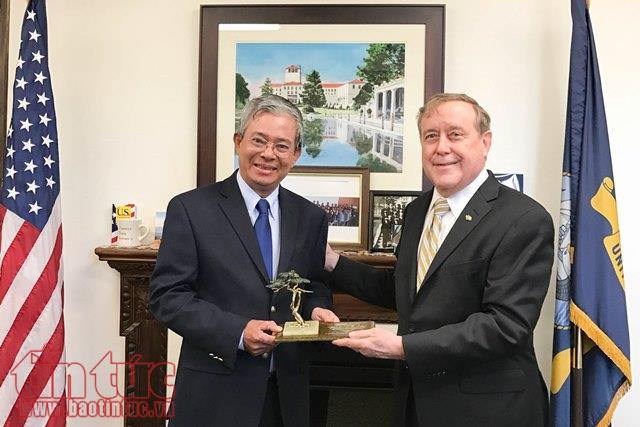 Đại sứ Phạm Quang Vinh thăm Học viện Hải quân Monterey ảnh 1