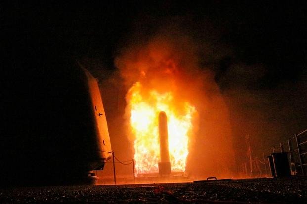 Tomahawk chỉ là 'nghi binh', đây mới là dàn vũ khí thực sự Mỹ dùng không kích Syria ảnh 2
