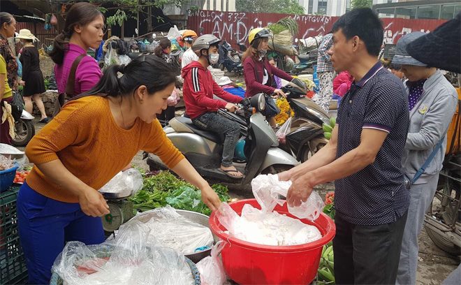 Bánh trôi, bánh chay Tết Hàn thực nhộn nhịp chợ Hà Nội ảnh 2