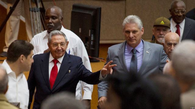 Thời khắc tân Chủ tịch Cuba Miguel Diaz-Canel Bermudez tuyên thệ nhậm chức ảnh 2