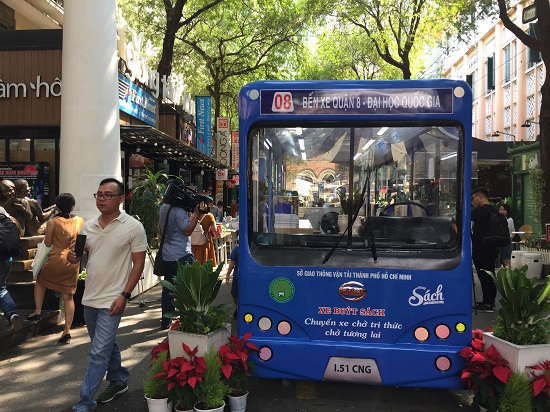 Khánh thành xe buýt sách tại TP Hồ Chí Minh ảnh 1