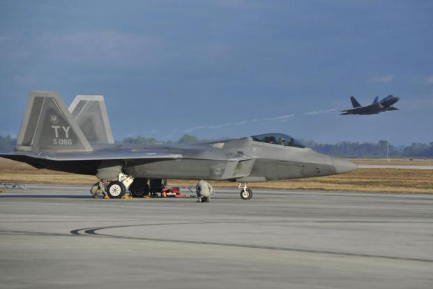 Tiêm kích tàng hình F-22 của Mỹ làm được gì trong đòn không kích Syria? ảnh 1