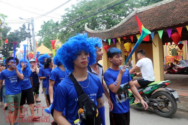 Làng hoa Tây Tựu bỗng chốc rộn rã trong lễ hội bơi Đăm truyền thống ảnh 3