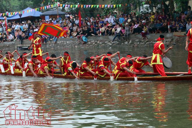 Làng hoa Tây Tựu bỗng chốc rộn rã trong lễ hội bơi Đăm truyền thống ảnh 14