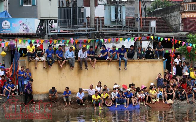 Làng hoa Tây Tựu bỗng chốc rộn rã trong lễ hội bơi Đăm truyền thống ảnh 9