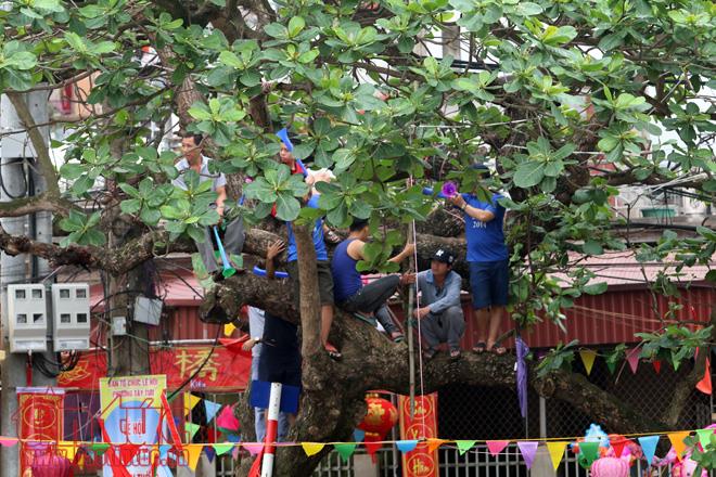 Làng hoa Tây Tựu bỗng chốc rộn rã trong lễ hội bơi Đăm truyền thống ảnh 10