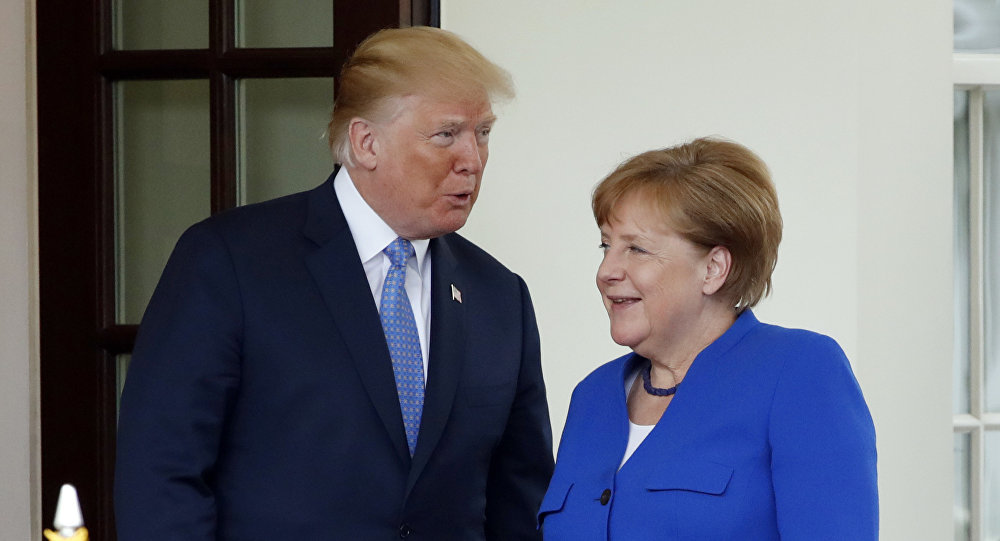 Tổng thống Trump nhờ bà Merkel ‘mách nước’ cách đối phó với người đồng cấp Putin ảnh 1