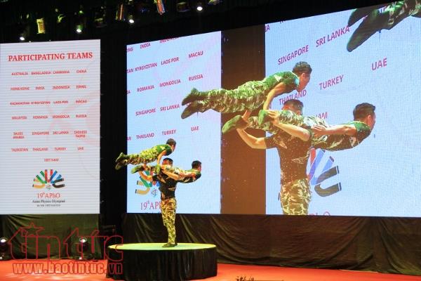 Hà Nội chào đón các tài năng trẻ tham dự Olympic Vật lý Châu Á 2018 ảnh 3