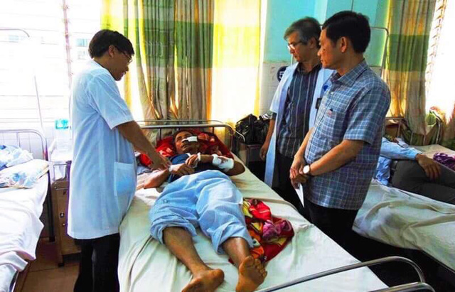  Xe tải tụt dốc, lật nghiêng làm 8 người thương vong ảnh 1