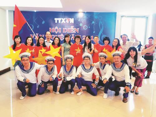 Tin tức là làm hết sức, chơi... hết mình ảnh 1