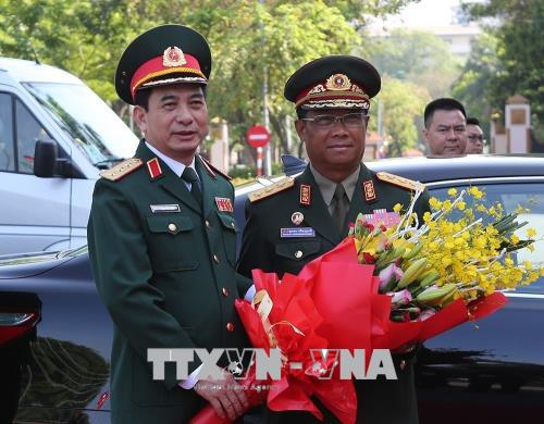 Tổng Tham mưu trưởng Quân đội nhân dân Lào thăm chính thức Việt Nam ảnh 1