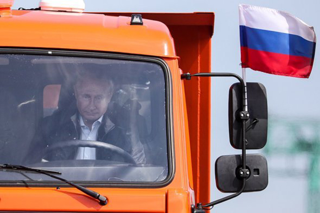Bộ sưu tập các phương tiện từng 'qua tay' Tổng thống Nga Putin ảnh 8