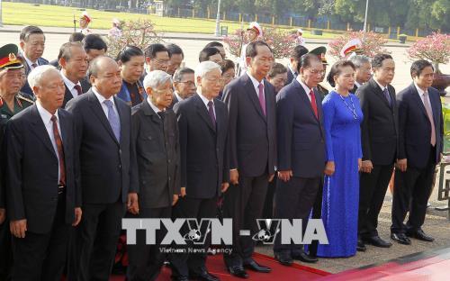 Lãnh đạo Đảng, Nhà nước vào Lăng viếng Bác ảnh 2