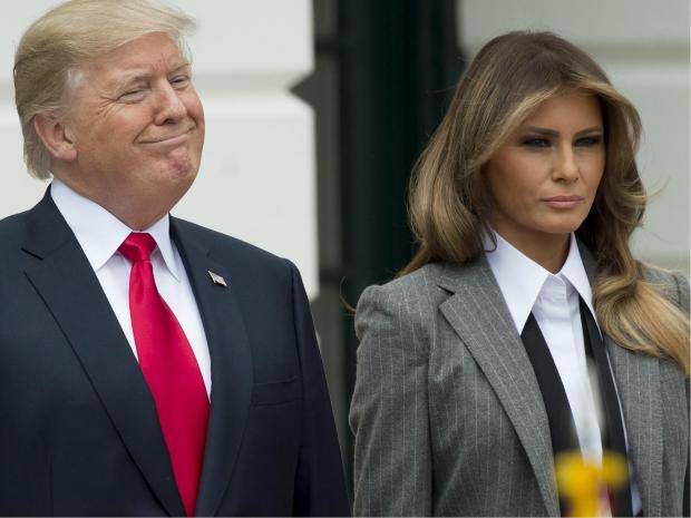 Đón Đệ nhất phu nhân xuất viện, Tổng thống Trump nhầm cả tên vợ ảnh 1