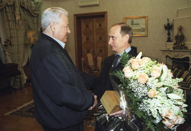 Lý do bó hoa Tổng thống Putin tặng Thủ tướng Merkel khiến truyền thông Đức phàn nàn ảnh 6