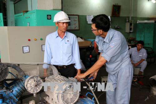 Kỹ sư trẻ đam mê sáng tạo ảnh 1