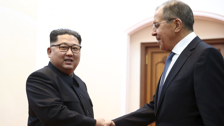 Ngoại trưởng Nga tặng nhà lãnh đạo Kim Jong-un 'hộp bí mật' ảnh 1