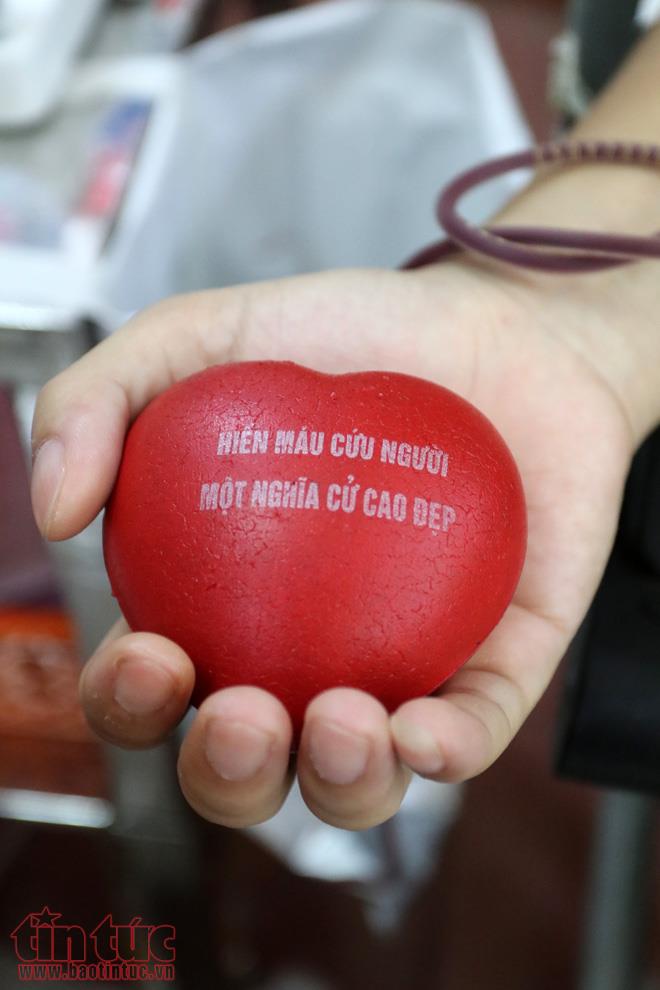 Cựu học sinh Việt Đức (Hà Nội) hiến máu cứu người ảnh 7