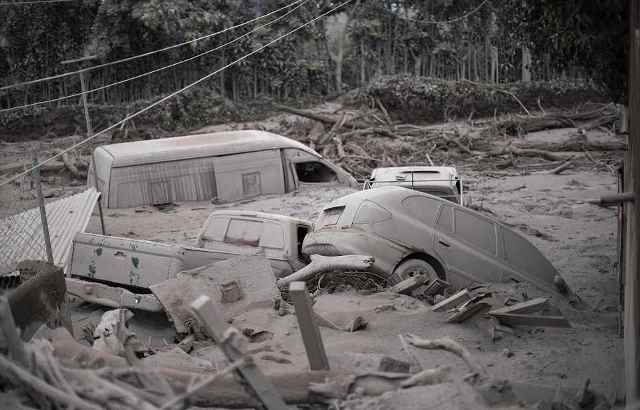 Hiện trường khủng khiếp vụ núi lửa phun trào ở Guatemala ảnh 1