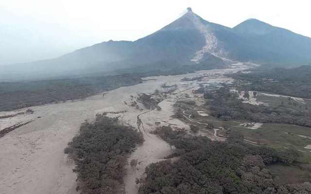 Hiện trường khủng khiếp vụ núi lửa phun trào ở Guatemala ảnh 3