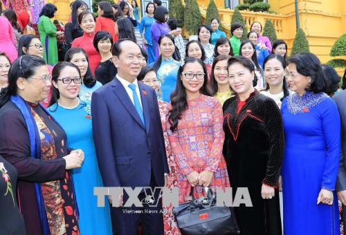 Chủ tịch nước Trần Đại Quang gặp mặt các nữ đại biểu Quốc hội khóa XIV ảnh 2