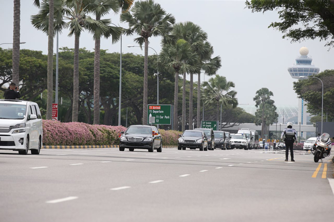 Những hình ảnh đầu tiên của nhà lãnh đạo Kim Jong-un tại Singapore ảnh 4