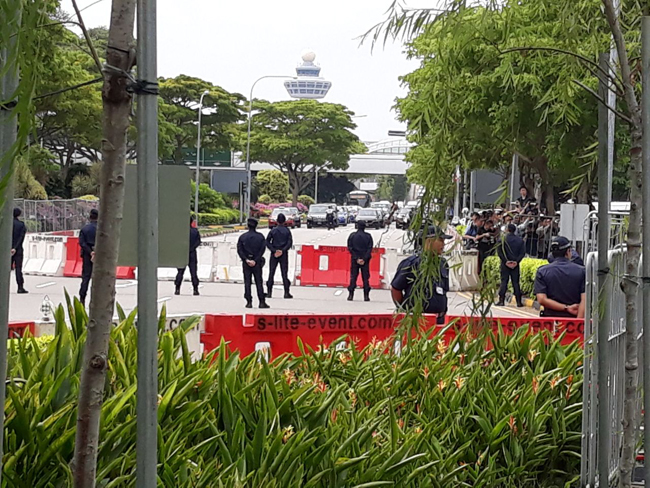 Những hình ảnh đầu tiên của nhà lãnh đạo Kim Jong-un tại Singapore ảnh 3
