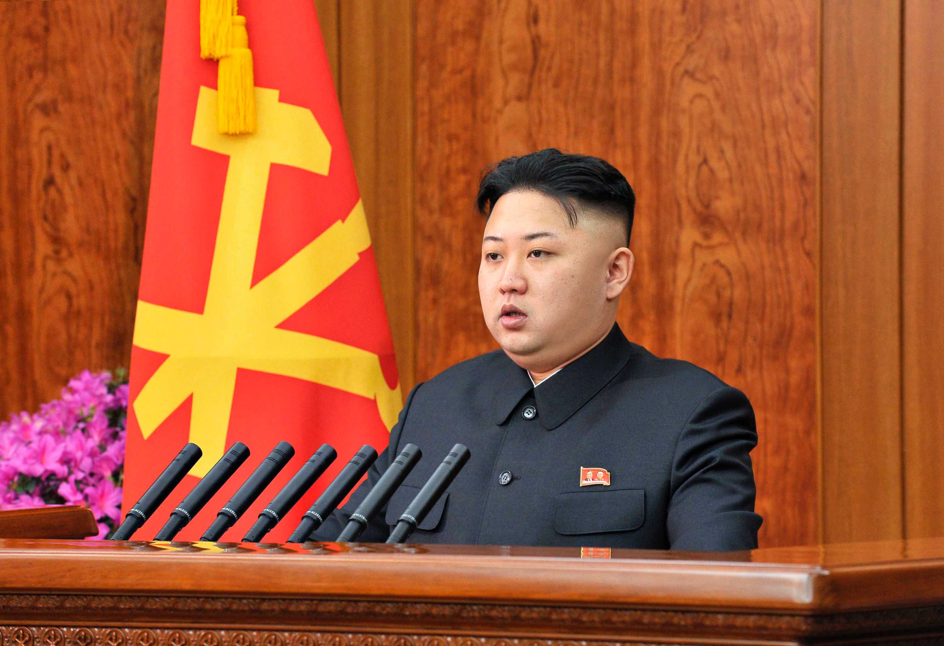 Quan chức Mỹ: Nhà lãnh đạo Kim Jong-un đã nhất trí phi hạt nhân hóa Bán đảo Triều Tiên. Tuyên bố được đưa ra sau các cuộc đàm phán cấp chuyên viên ngày 11/6.